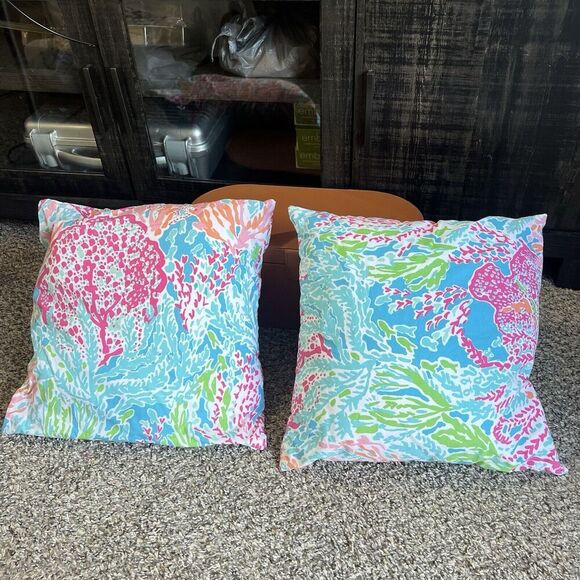 Lily Pultizer Decorative Pillow Cover Let's Cha Cha in Tiki/Shorely Set Of 2 - Picture 5 of 5
